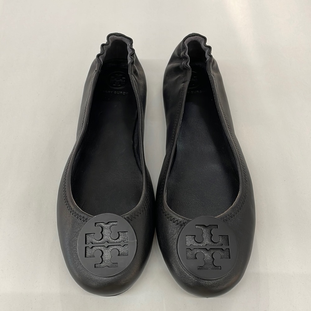 Minnie Leather Travel Ballet Flats in Perfect Black